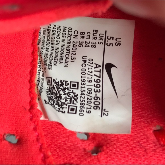 Nike Mercurial Vapor 13 Academy IC size 5.5  AT7993-606 - Picture 9 of 9